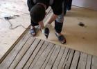 Методы укладки линолеума на деревянный пол Подготовка поверхности под линолеум